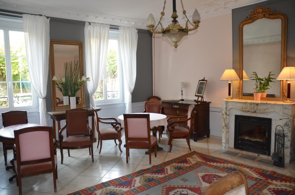 Hotel Et Studios D'Orfeuil Bourbonne-les-Bains Ngoại thất bức ảnh